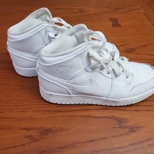 Boys retro Jordans triple white, EUC